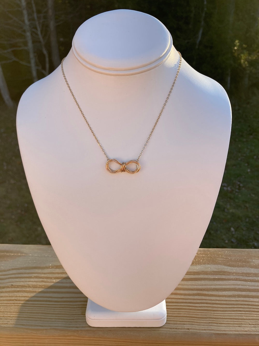 Bow Necklace